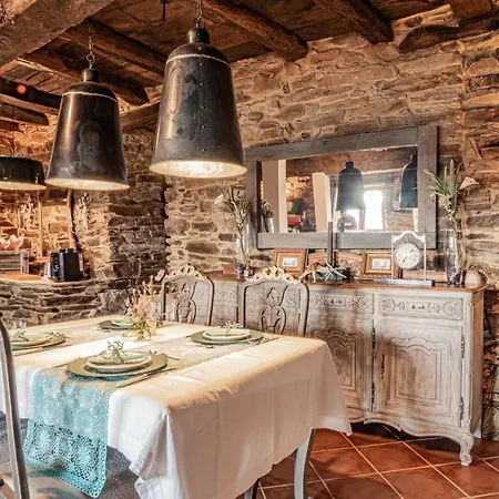 Complejo Rural Lar De Vies * A Pontenova