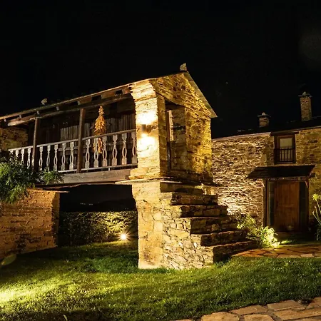 Complejo Rural Lar De Vies Casa rural A Pontenova
