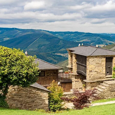 Complejo Rural Lar De Vies Country house A Pontenova