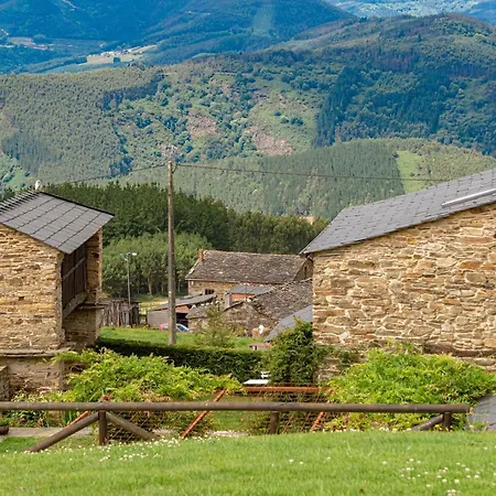 Complejo Rural Lar De Vies A Pontenova