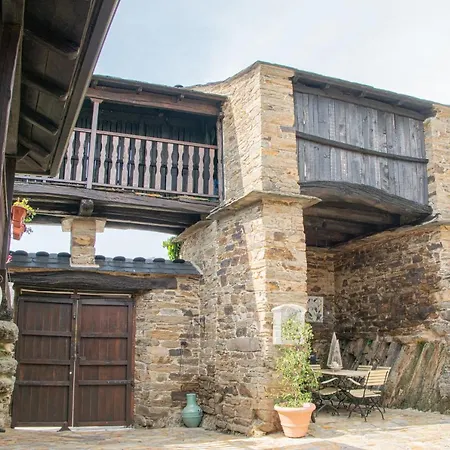 Complejo Rural Lar De Vies Casa di campagna