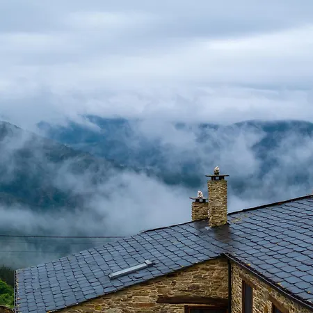 Gospodarstwo wiejskie Complejo Rural Lar De Vies A Pontenova